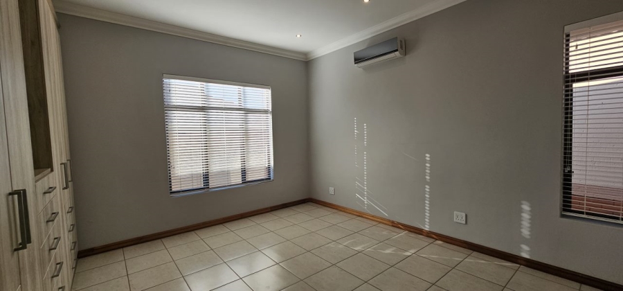 2 Bedroom Property for Sale in Xanadu North West